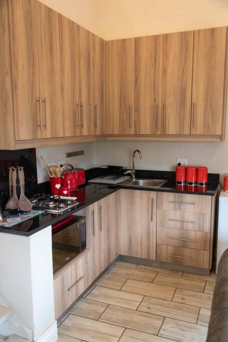 Wildheart Safari - Zesty Zebra Apartment Hoedspruit Bagian luar foto