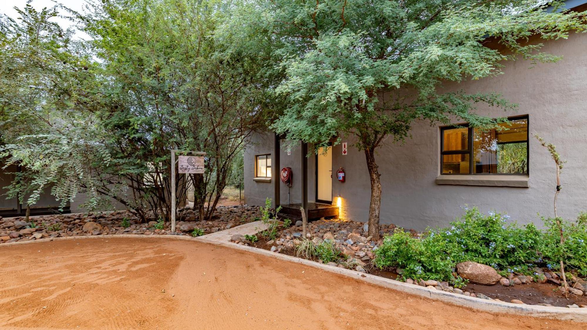 Wildheart Safari - Zesty Zebra Apartment Hoedspruit Bagian luar foto